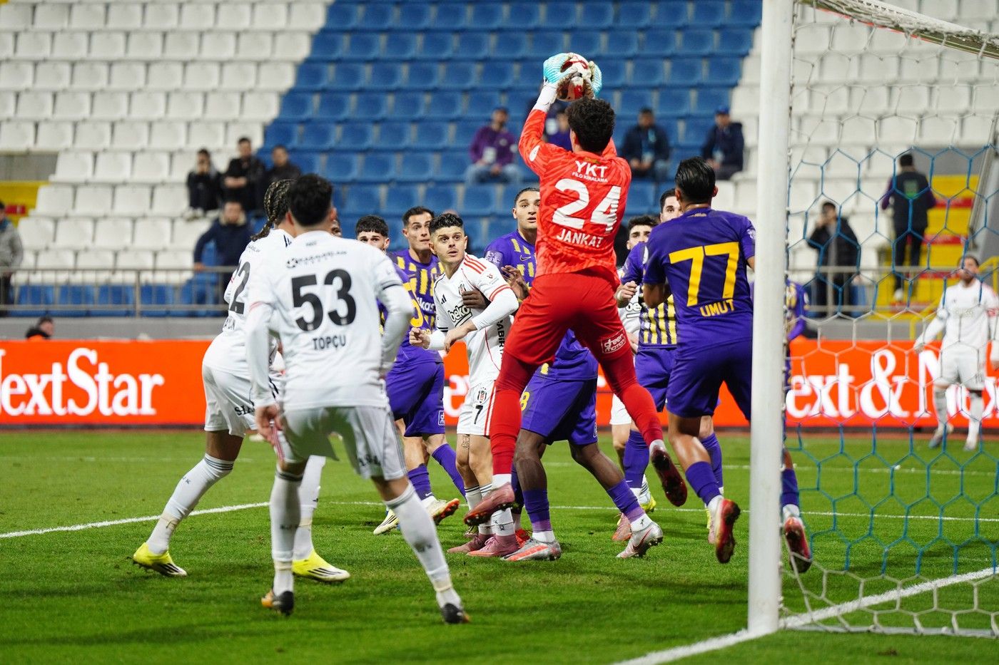 Fosta echipă a lui Denis Drăguș e neînvinsă cu cei doi fotbaliști împrumutați din Superliga. Unul dintre ei a fost omul meciului cu Beșiktaș