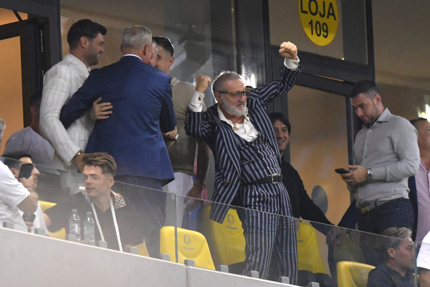 Gigi-Becali-a-dezvaluit-secretul-tineretii-care-il-face-si-pe-David-Popovici-invidios.-La-67-de-ani-face-in-fiecare-zi-„Am-acasa-are-22-de-metri-1400x934.jpg