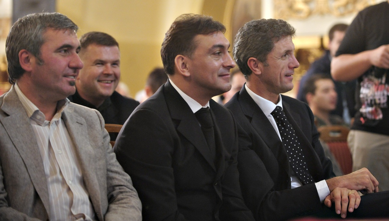 Ilie Dumitrescu i-ar fi trădat pe Gică Hagi şi pe Gică Popescu pentru bani: „De asta s-a dus la FRF. Îl doare la bască”