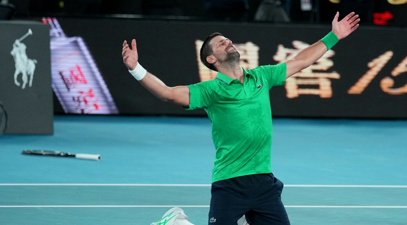 TENIS Novak Djokovic s-a pus în genunchi și a făcut un gest care spune totul, după victoria memorabilă contra lui Jannik Sinner de la Australian Open. VIDEO