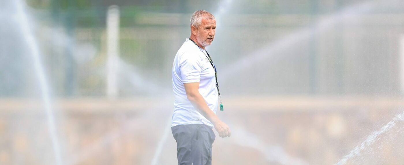 Nu s-a mai văzut așa ceva în istoria fotbalului! Echipa lui Reghecampf e obligată să joace în două campionate, în două țări