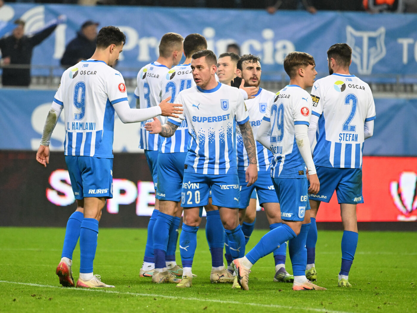 EXCLUSIV Oltenii se tem de gazonul pe care se va juca Petrolul – Universitatea Craiova în Superliga! Unul dintre jucătorii de bază din lotul lui Filipe Coelho acuză: „Și adversarii știu asta”