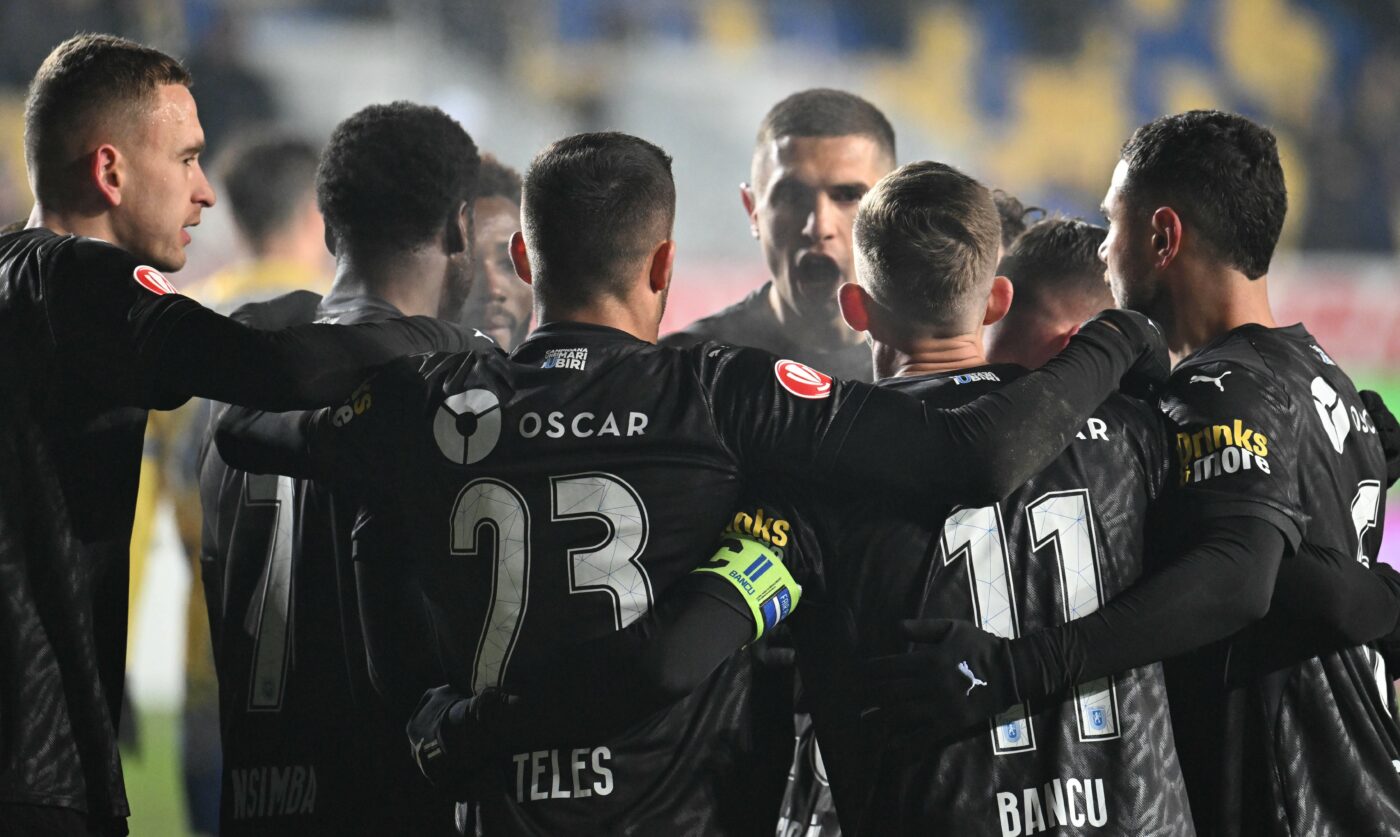 LIVE Petrolul – Universitatea Craiova 0-4, în etapa 22 din Superliga. „Leii albaștri” mușcă fără milă din „lupii galbeni” și revin pe primul loc în clasament!
