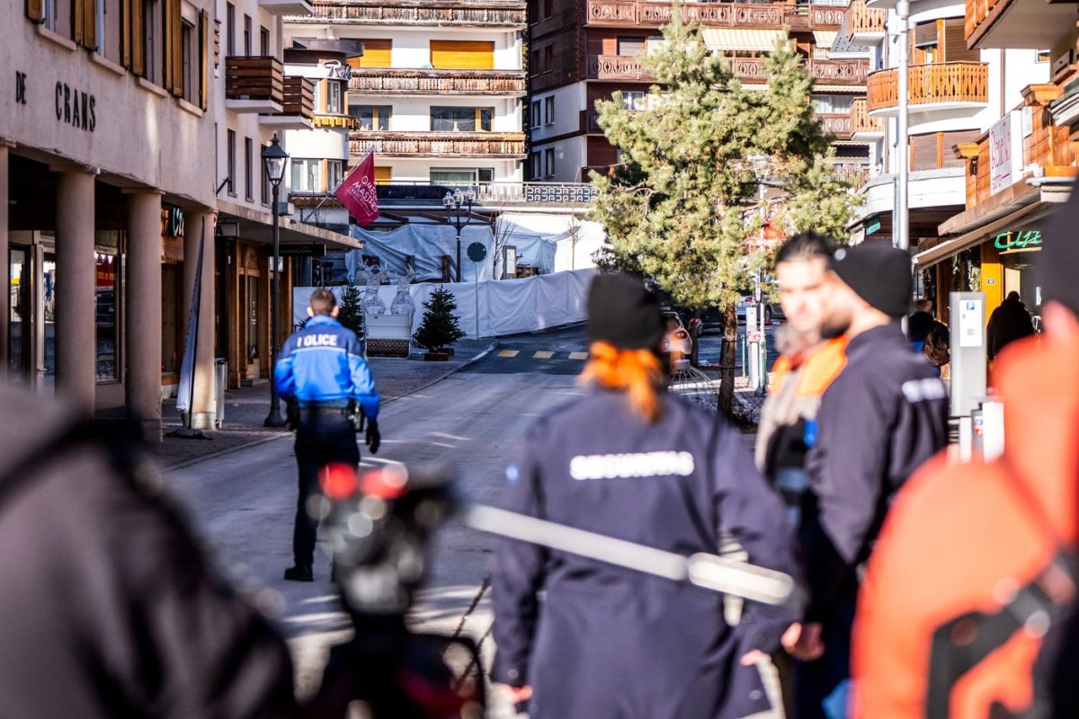 Președintele cantonului din Valais s-a prăbușit emoțional în timpul interviului despre catastrofa în care au murit 40 de oameni, în noaptea de Revelion