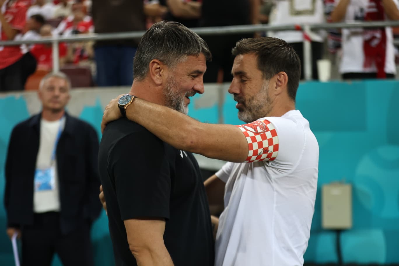 Exclusiv Provocarea „iubesc, dar nu pot să mint” merge până la capăt: are Dinamo „față” de campioană? Ce transfer visezi ca antrenor din Superliga de la rivale? Cupa României sau calificarea în play-off?