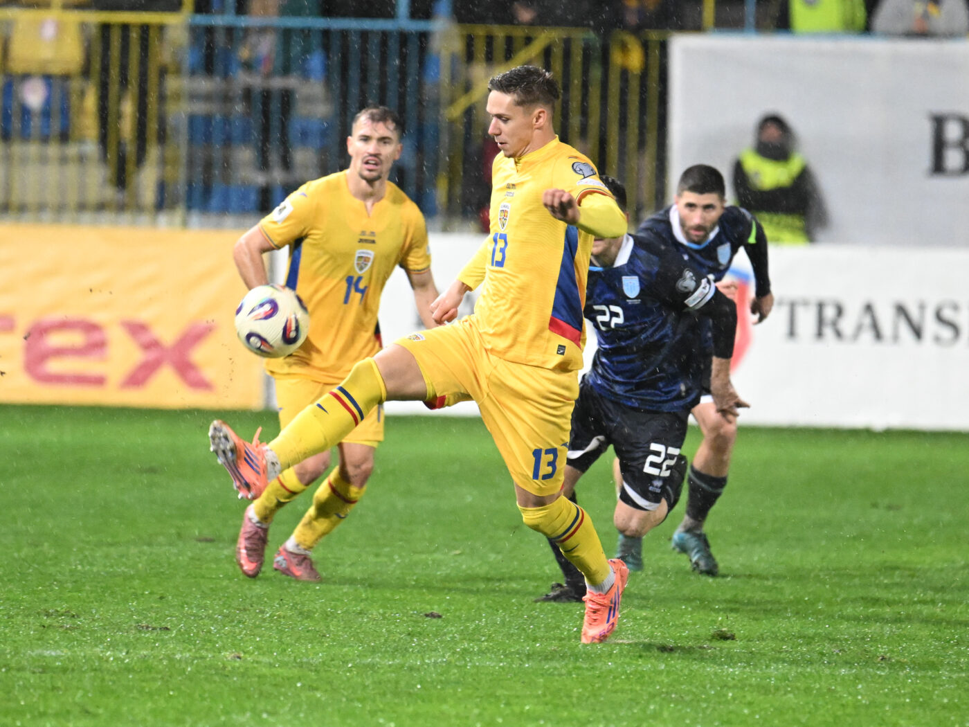 Reactia-lui-Mircea-Lucescu-despre-transferul-lui-Louis-Munteanu-„Excelent-din-punct-de-vedere-financiar.-Ce-se-va-intampla-cu-echipa-nationala-1400x1050.jpg