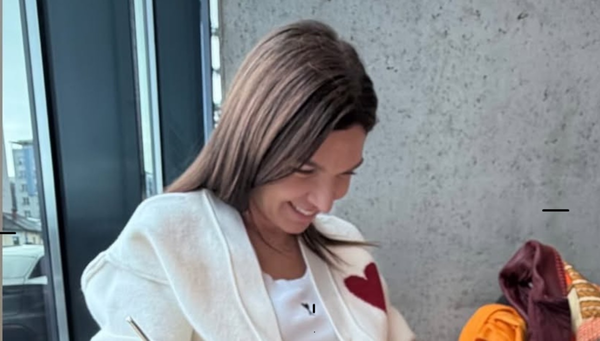 TENIS Simona Halep și-a luat în primire noul job, iar un bărbat i-a adus zâmbetul pe buze în prima zi. FOTO