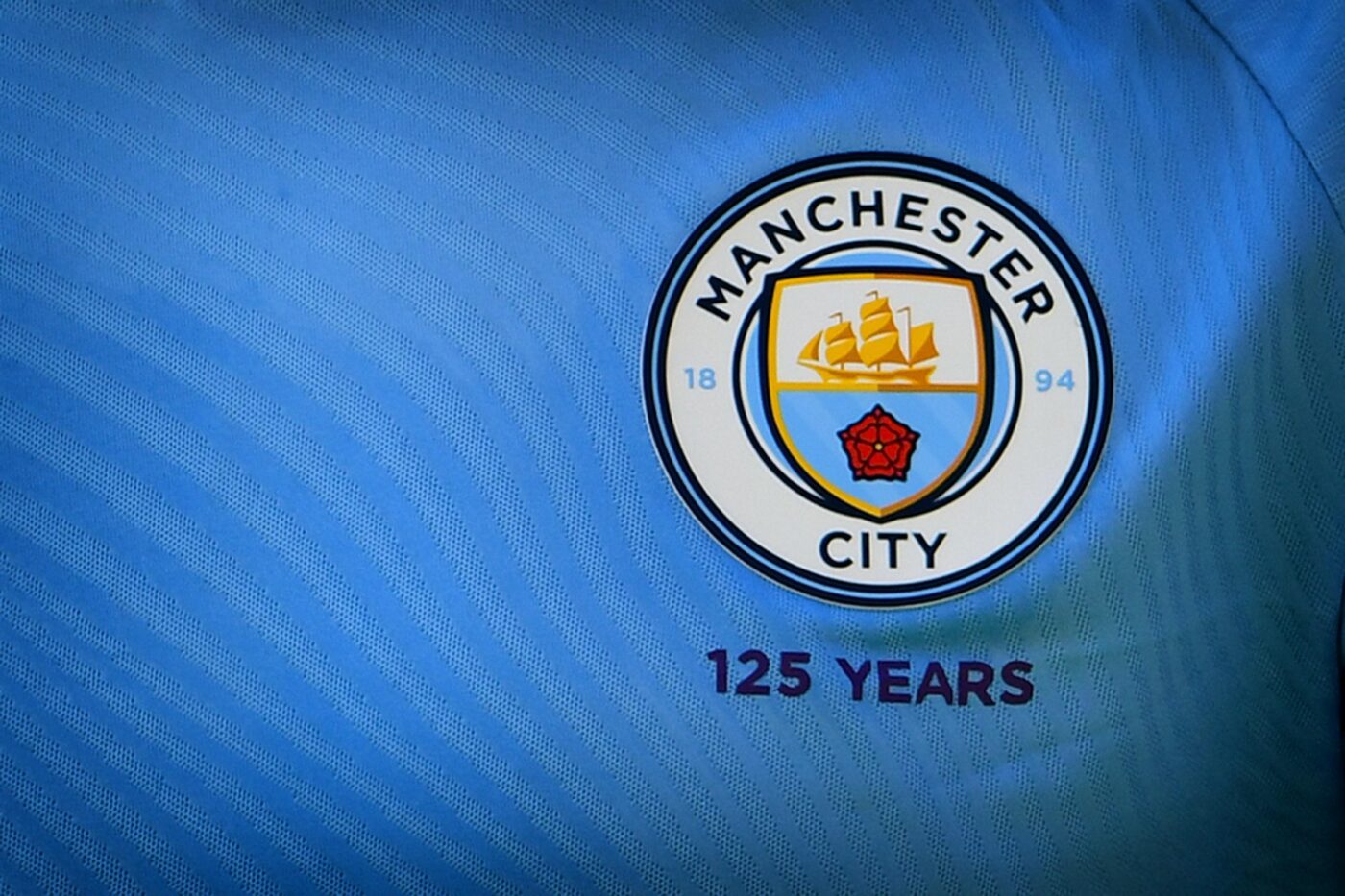 Uluitor-Fotbalistul-roman-n-a-vrut-sa-semneze-cu-Manchester-City-dar-a-fost-obligat-de-patron-„El-m-a-impins-1400x933.jpg
