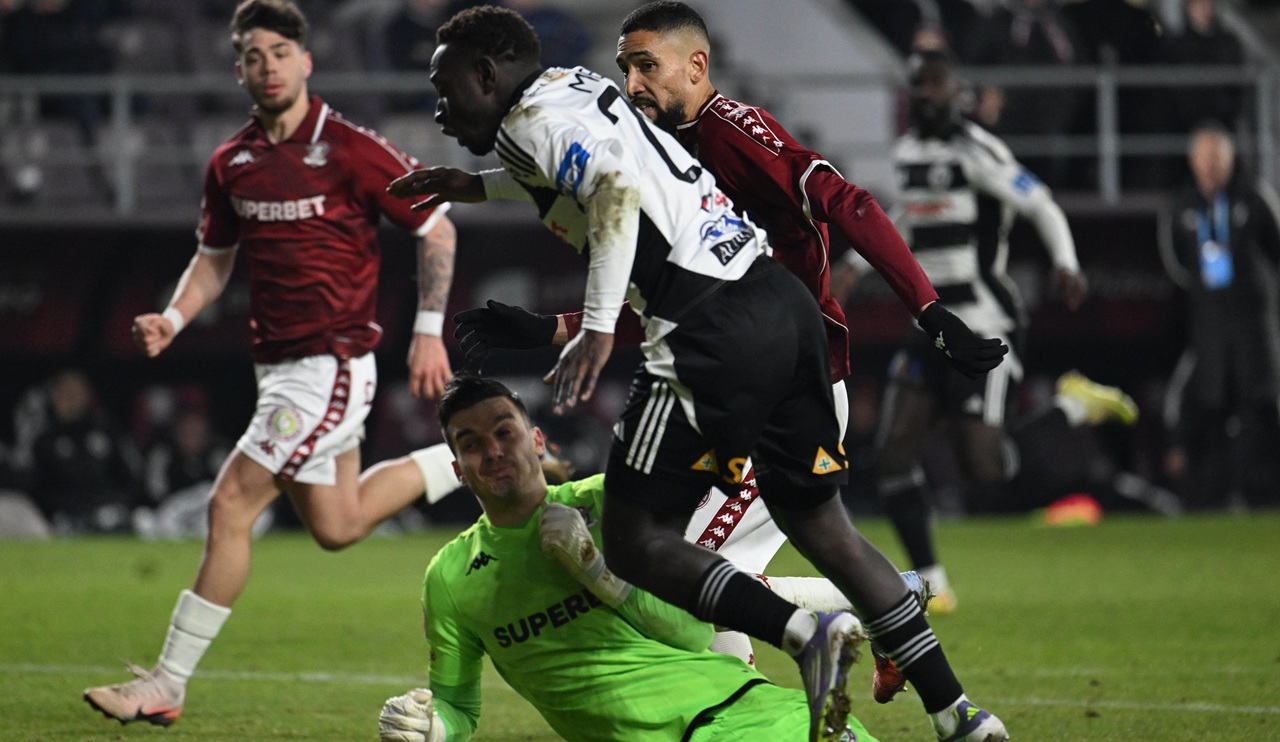 DECLARAȚII Verdictul lui Cristi Săpunaru despre faza penalty-ului controversat dictat în Rapid – U Cluj 0-2: „S-a chinuit!”