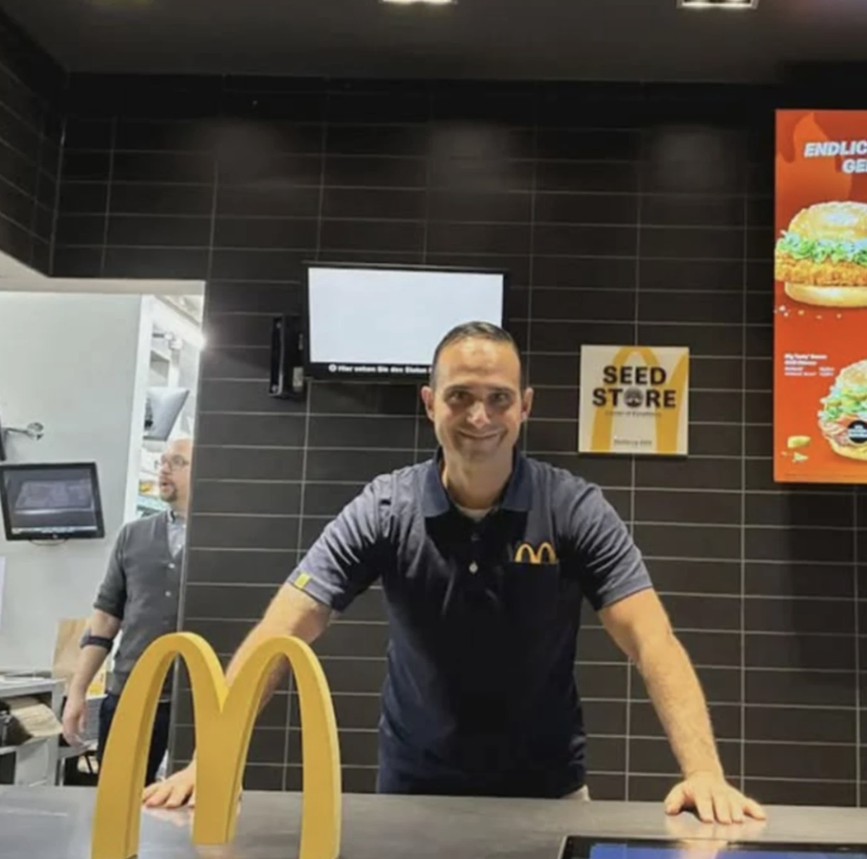 Milionarul din fotbal a ajuns să muncească pentru McDonald’s! De ce a luat decizia neașteptată: „Semnezi contractul, semnezi și concedierea”