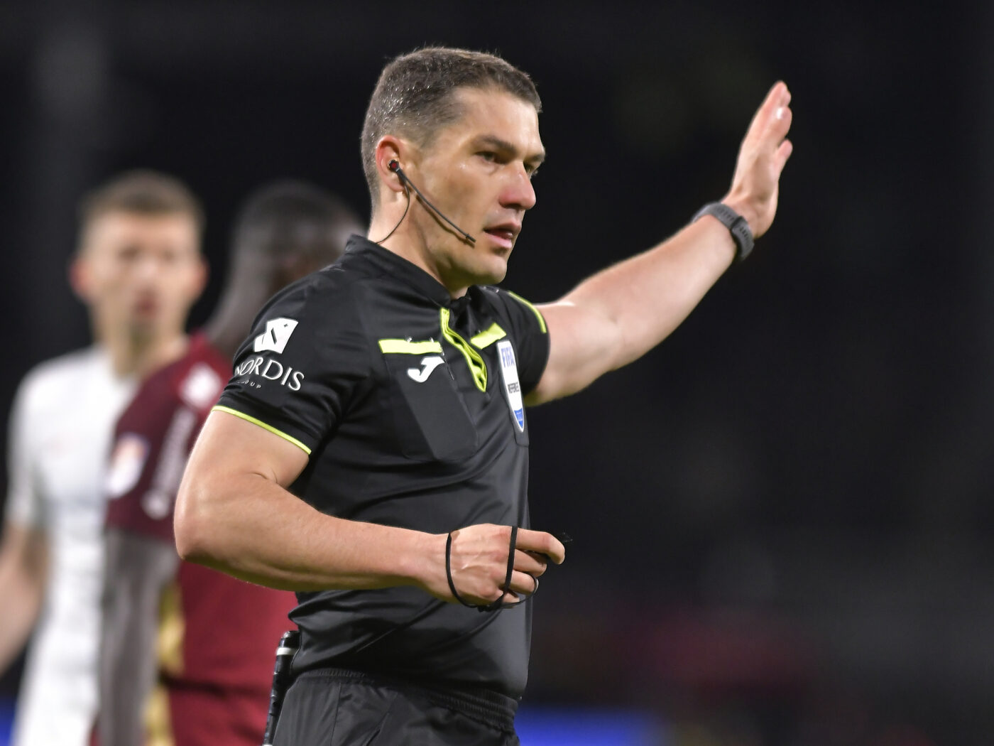 EXCLUSIV „Mi-e frică de arbitraj! Asta simt!”. Antrenorul trage un semnal de alarmă înaintea meciului din Superliga la care poate „fluiera” Istvan Kovacs