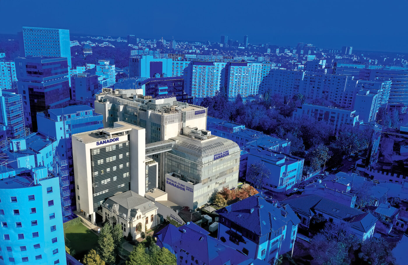 ADVERTORIAL. Pasiunea pentru excelență în medicina privată din România: SANADOR aniversează 25 de ani de la înființare