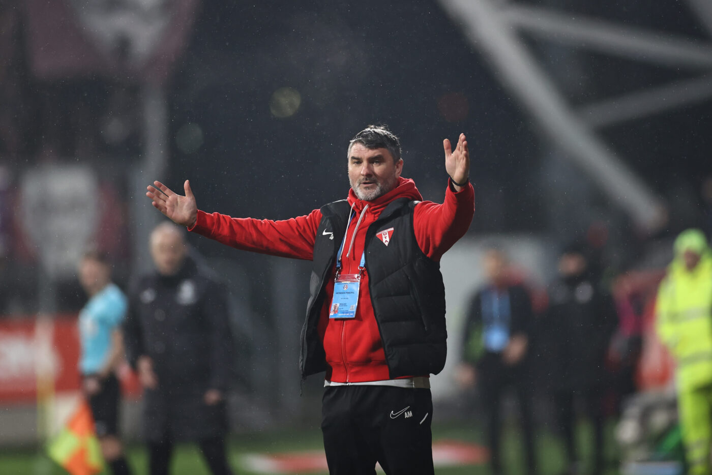 Adi Mihalcea o înfruntă pe CFR Cluj după principiul „focul la ei”: „Au conștientizat valorea momentului, aleargă de rup pământul”