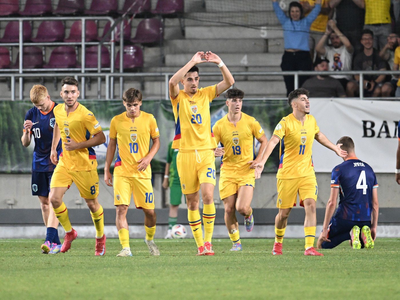 EXCLUSIV Alături de Drăgușin și Ianis Hagi. Cel mai tânăr fotbalist român din top 5 campionate din Europa: „Antrenorul mi-a spus să mă distrez. Am fost fericit și mândru”