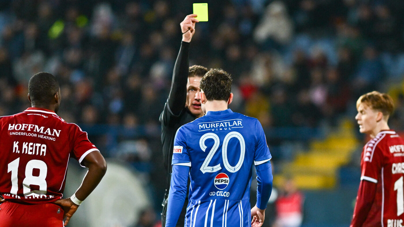 Arbitrul a oprit Farul – Rapid în minutul 89, din cauza scandărilor rasiste!