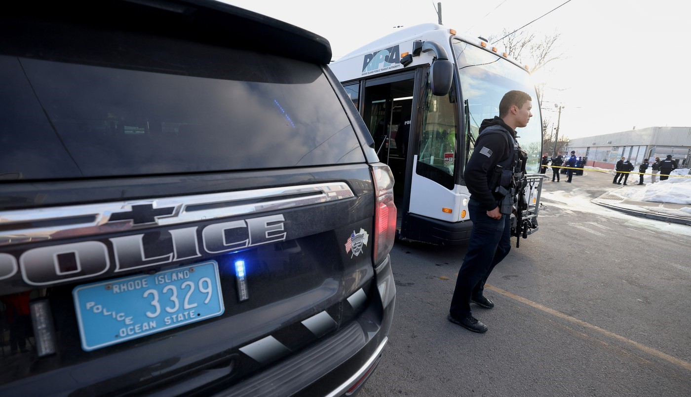 Atac armat la un meci de hochei în SUA. Tatăl unui jucător a deschis focul. Trei persoane decedate, altele în stare gravă