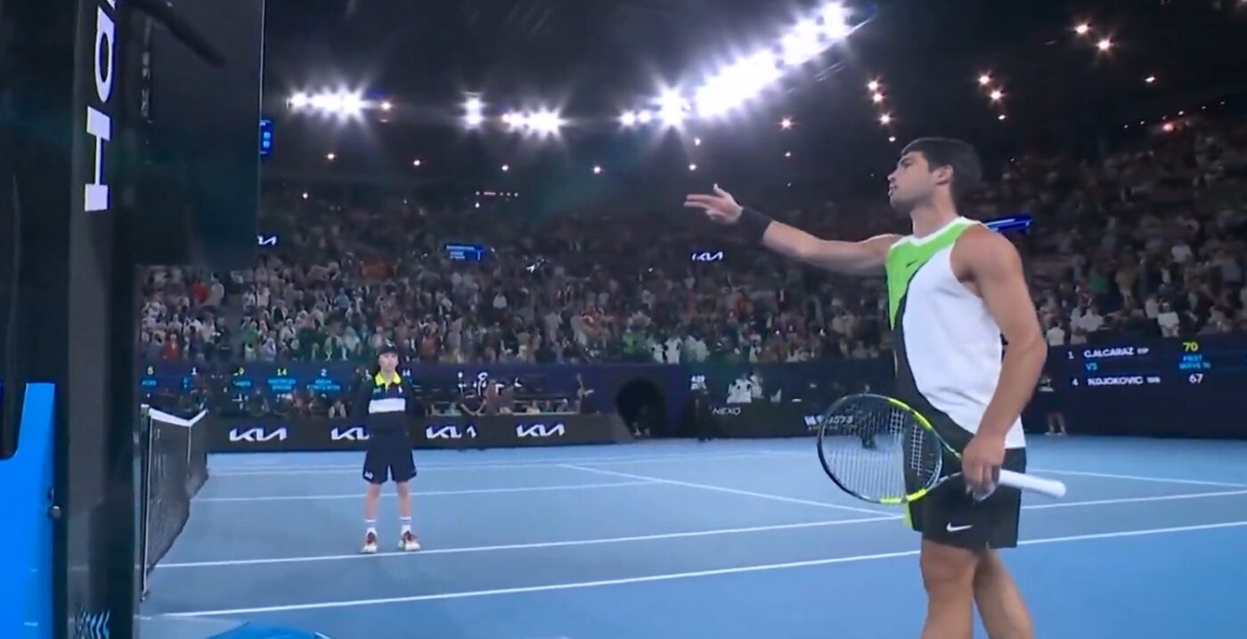 TENIS De ce a făcut scandal Carlos Alcaraz în finala cu Novak Djokovic la Australian Open: i-a acuzat pe organizatori că i-au ascuns un detaliu esențial. VIDEO