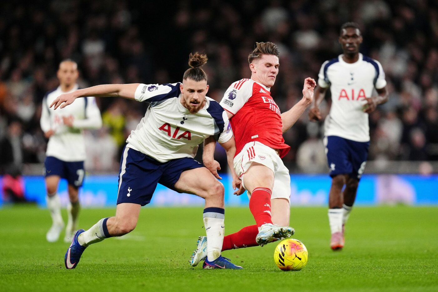 Ce gafă! Radu Drăgușin a comis o eroare uriașă în Tottenham – Arsenal la golul decisiv din derby-ul Londrei