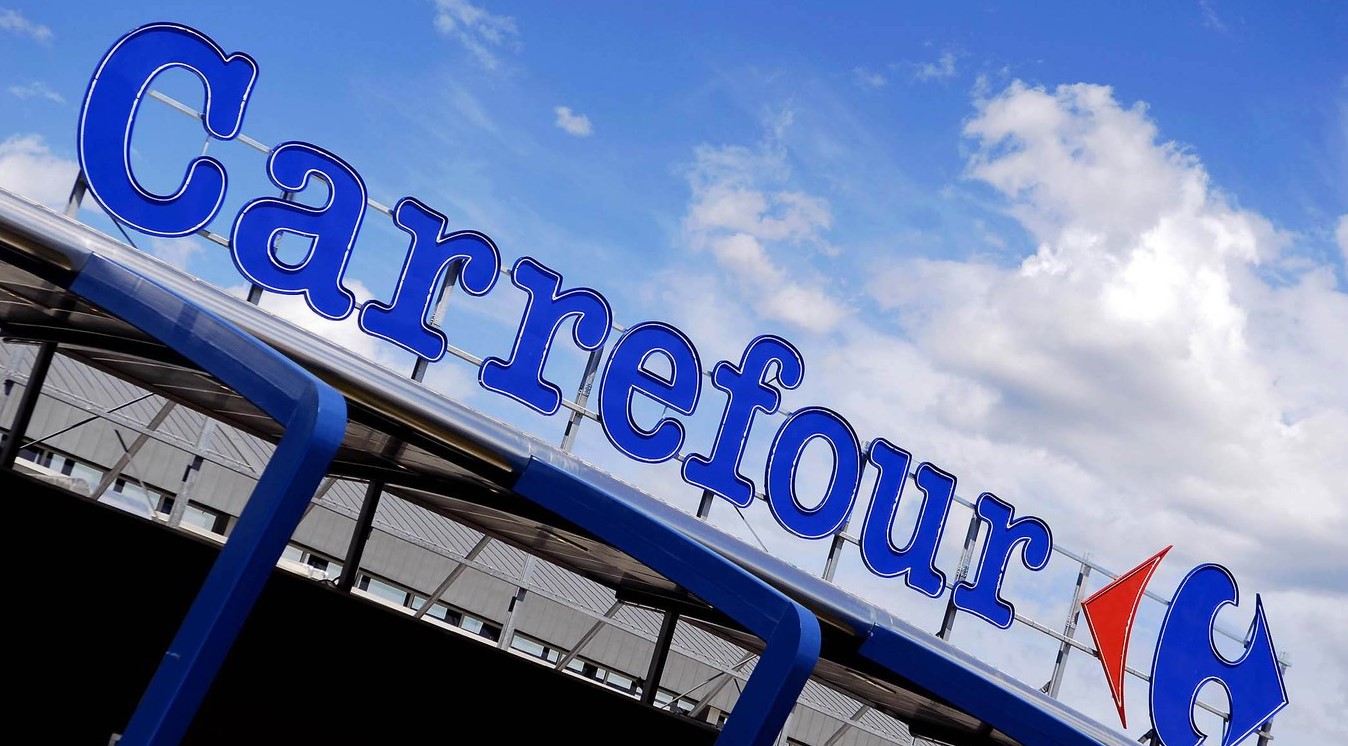 EXTRA Cei mai bogați investitori din fotbalul românesc vor să cumpere Carrefour cu suma astronomică de 823.000.000 de euro