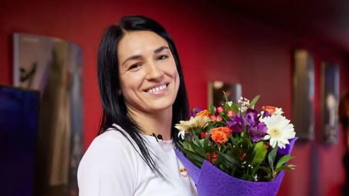Cristina-Neagu-n-a-fost-uitata.-Aparitie-eleganta-a-legendarei-handbaliste-la-ziua-de-nastere-a-fostei-colege-de-la-CSM-Bucuresti.jpg