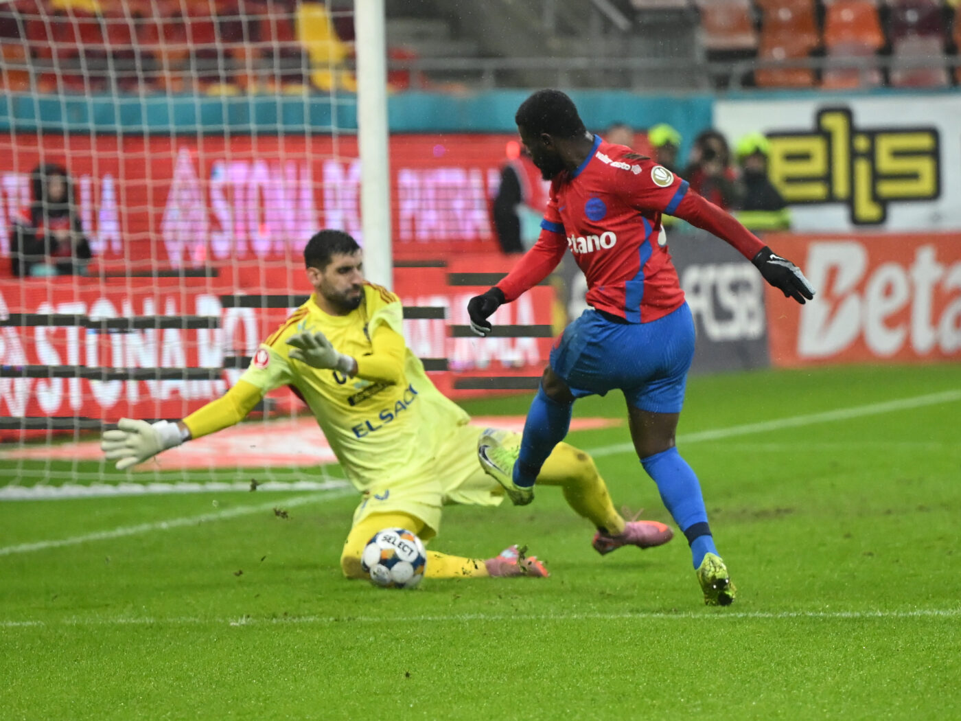 Daniel Bîrligea tremură pe bancă. Înlocuitorul ales de Becali, gol în FCSB – FC Botoșani