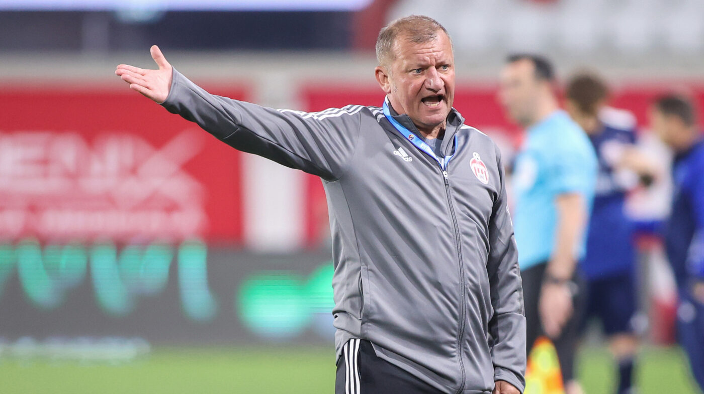 DECLARAȚII Dorinel Munteanu s-a năpustit asupra arbitrului Chivulete după eșecul cu CFR Cluj: „Meciul a fost decis de alți factori! Sufletul lui e limitat”