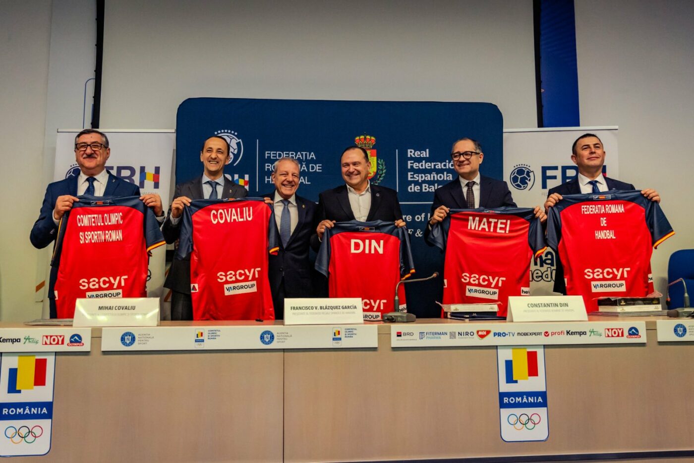 Handbalul-romanesc-preia-modelul-spaniol-Parteneriat-din-care-Constantin-Din-a-tras-concluzia-„Trebuie-sa-muncim-mai-mult-1400x933.jpg