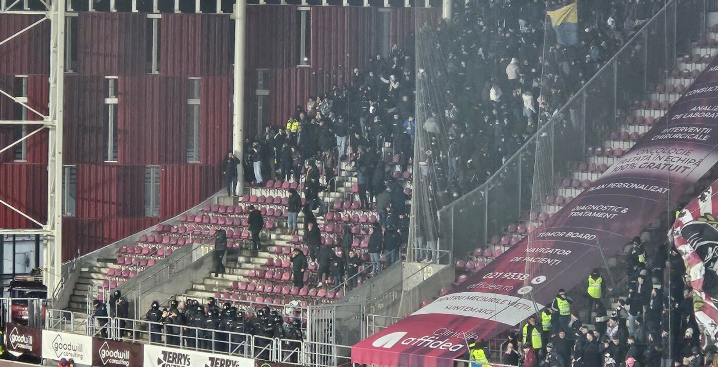 Haos la Rapid – Petrolul Ploiești! Jandarmii au dat cu gaze lacrimogene și toți oamenii din stadion au fost afectați