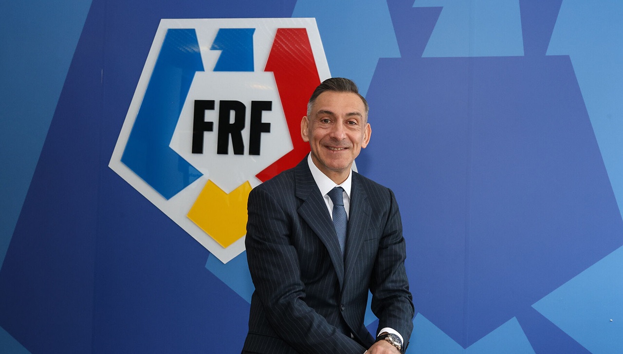 Ilie-Dumitrescu-mesaj-de-ziua-lui-Gica-Hagi-dupa-ce-a-tradat-Generatia-de-Aur-si-s-a-alaturat-proiectului-lui-Razvan-Burleanu.jpg