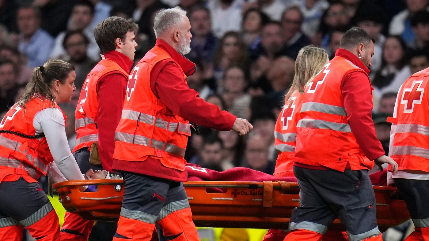 Momente de panică în Real Madrid – Benfica! Titularul „galacticilor” a fost scos cu targa