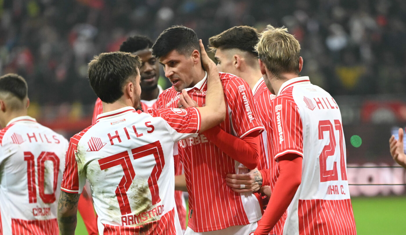 MERCATO Nouă cluburi din străinătate au făcut oferte pentru atacantul lui Dinamo. Decizia fotbalistului a cauzat stupoare