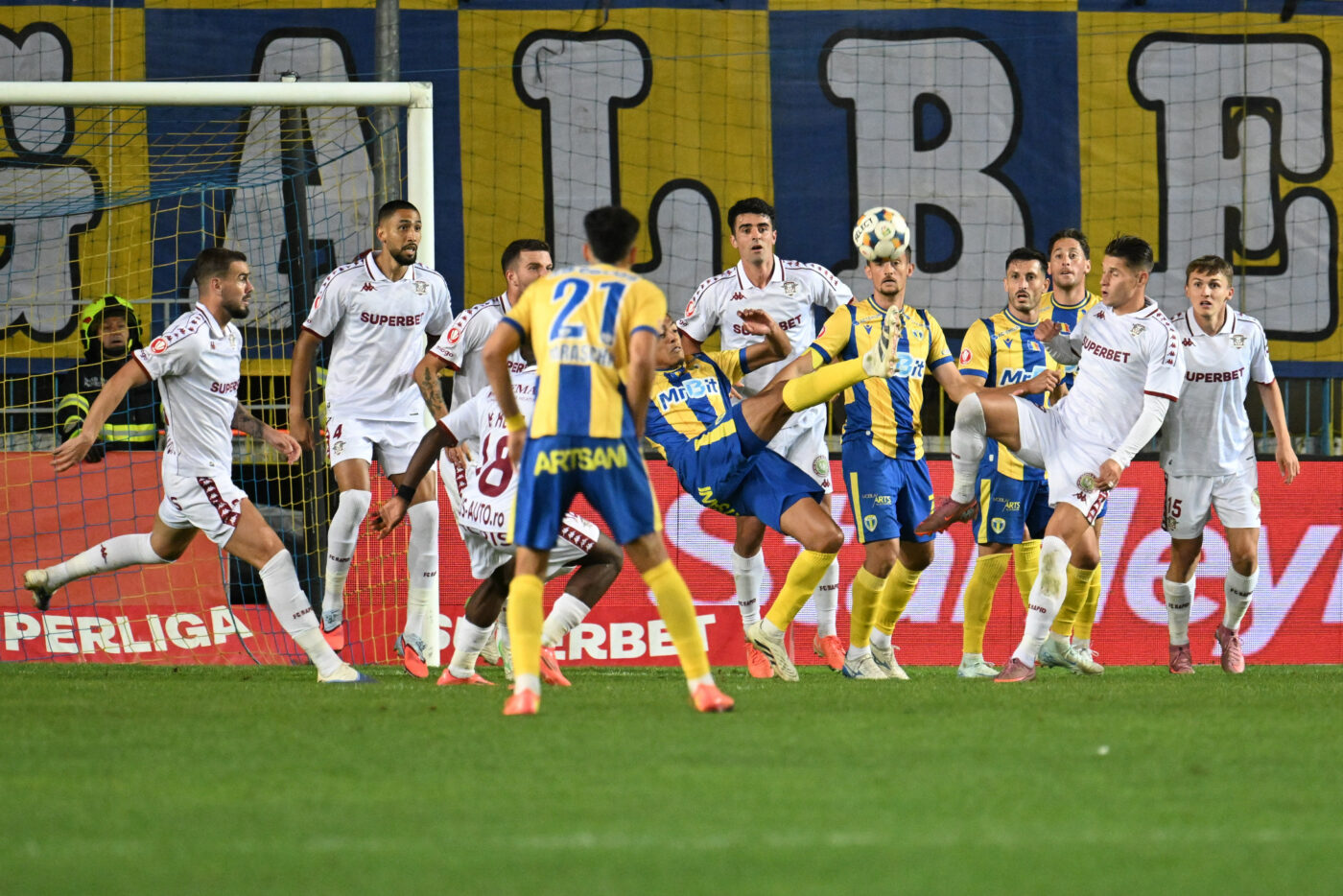 LIVE Rapid – Petrolul Ploiești Live Text Online de la ora 20:00, în etapa 26 din Superliga. Giuleștenii pot ajunge lideri după „Primvus Derby”! ECHIPELE