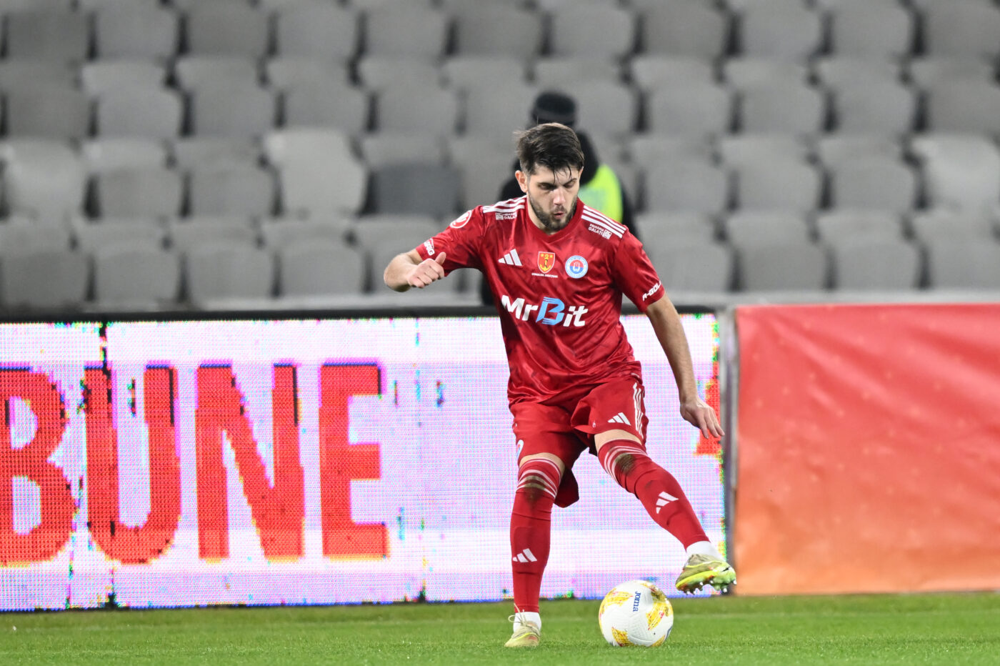 Revoltat că a fost acuzat de blat cu FCSB alături de colegii săi, fotbalistul a făcut iureş la TV: „Ar trebui să ai o dovadă clară!”