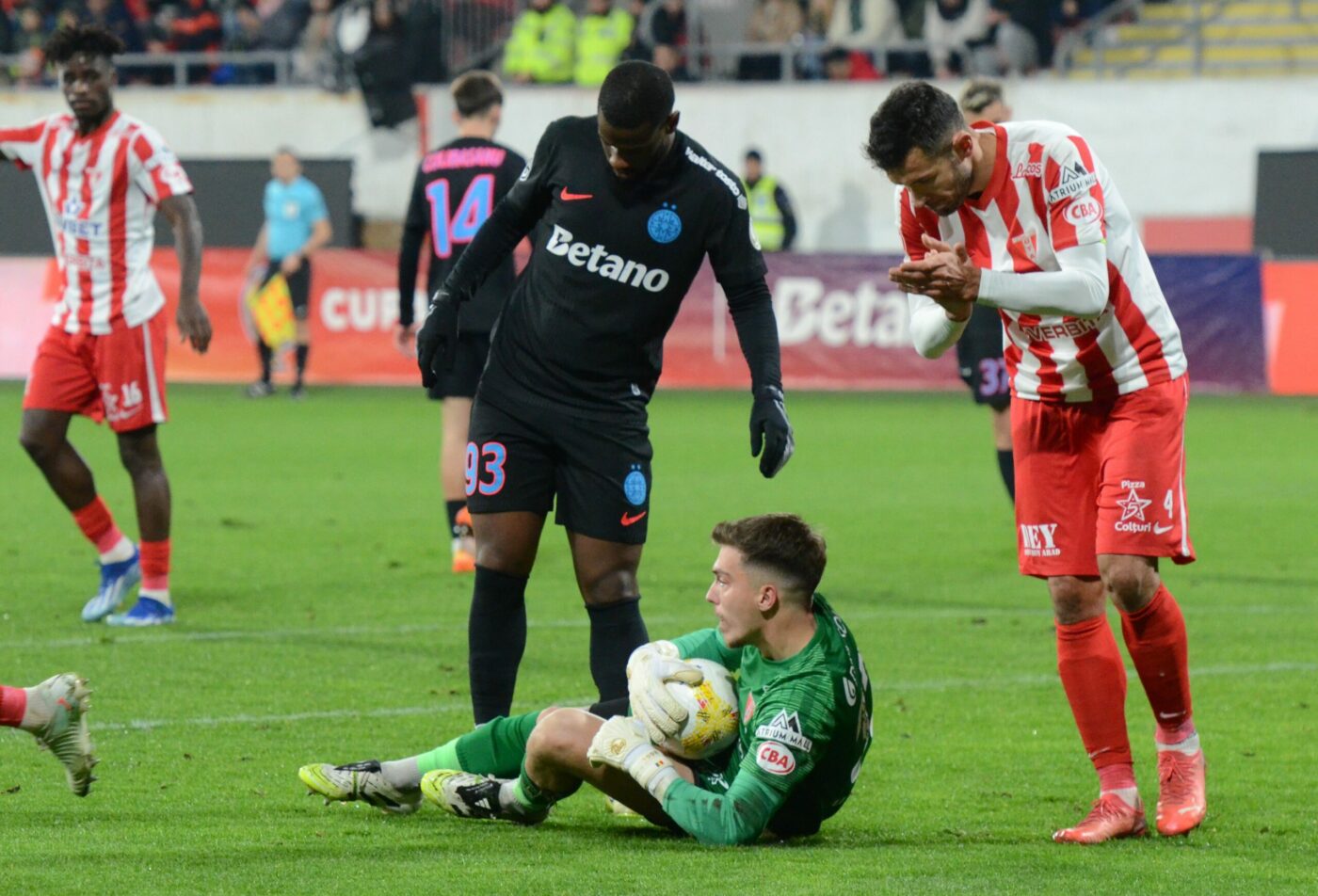 Titularul din Superliga a semnat prelungirea: „Sper să ne bucurăm de multe momente frumoase”
