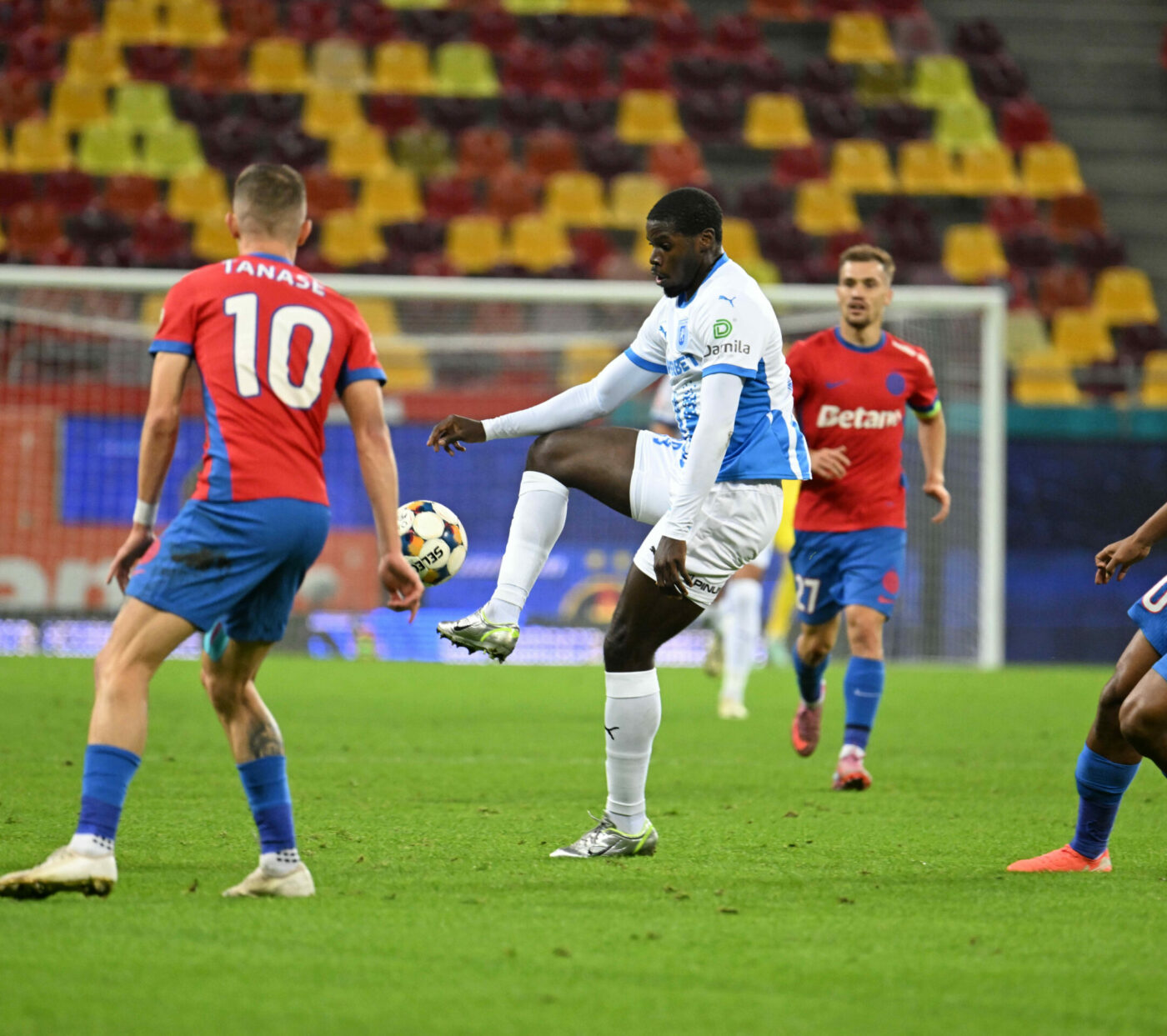EXCLUSIV Titularul s-a accidentat și ratează Universitatea Craiova – FCSB!