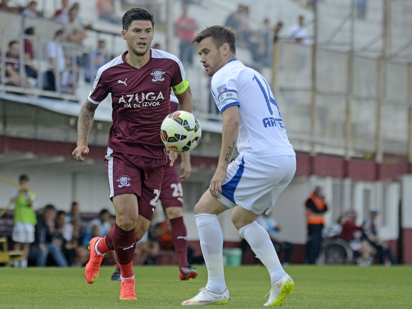 EXCLUSIV „Nașul meu m-a agasat și fizic, și psihic! Dar și celălalt a fost destul de agresiv”. I-au trebuit 16 ani să poată recunoaște asta fotbalistului din Superliga!