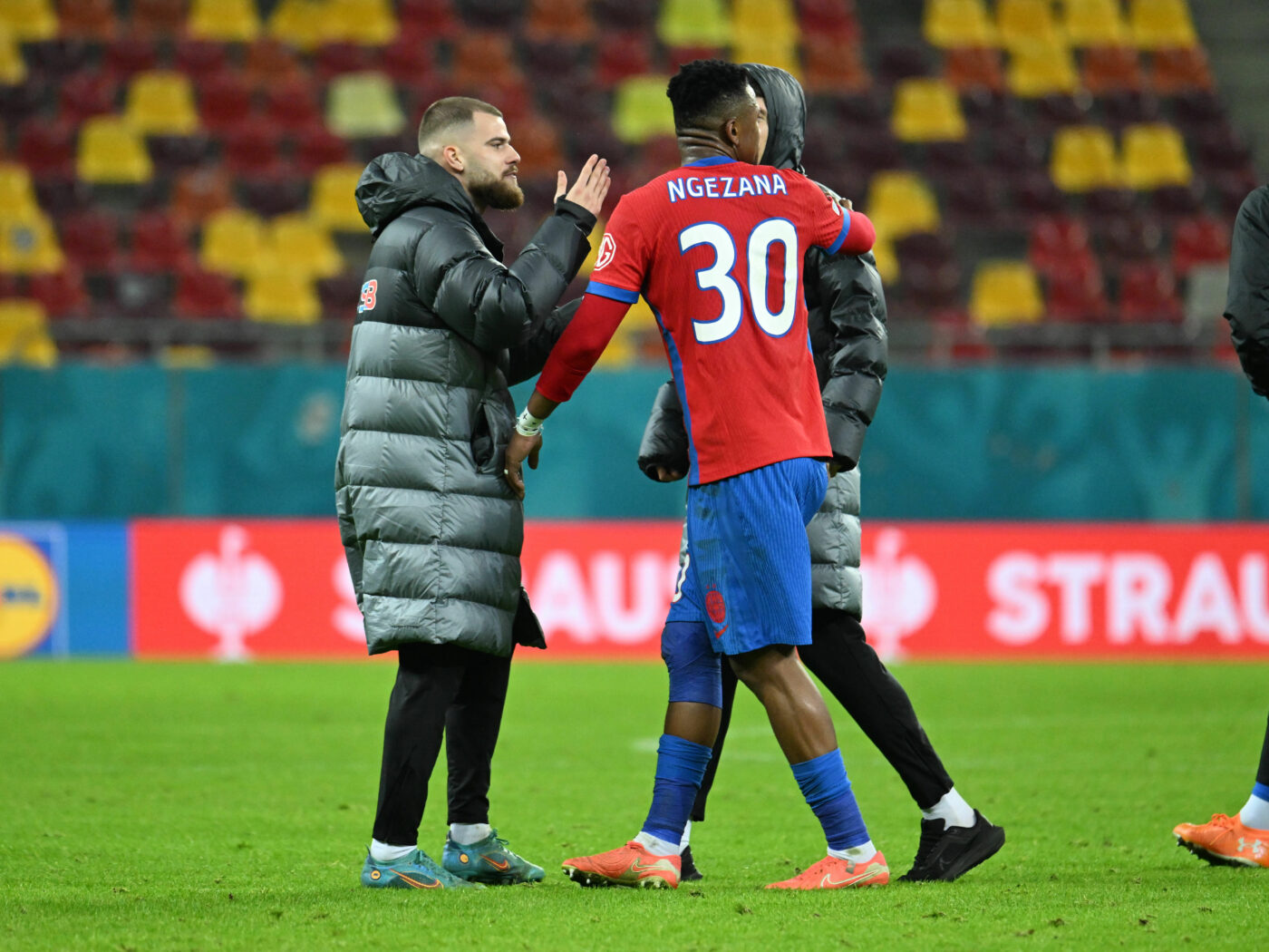 Au găsit rapid înlocuitor pentru Siyabonga Ngezana: „Este o oportunitate bună”