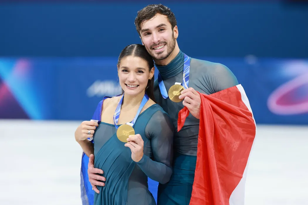 Au rupt tăcerea după ce au luat cel mai controversat aur la patinaj artistic la Jocurile Olimpice de la Milano: „Părea imposibil”