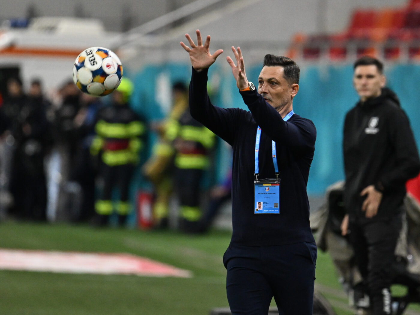 Ce a făcut Mirel Rădoi după ce FCSB a marcat primul gol în mandatul său. Pe stadion încă se auzea „Scooter – Maria”