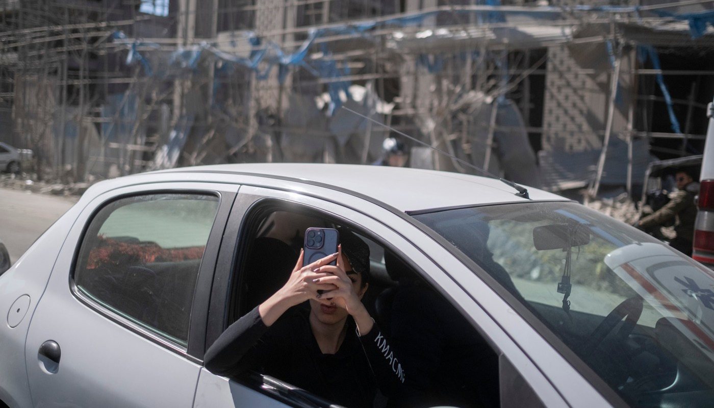 EXTRA Ce a pățit o româncă în Iran, când a ieșit singură la piață: „O mașină a urmărit-o. I s-a spus asta”