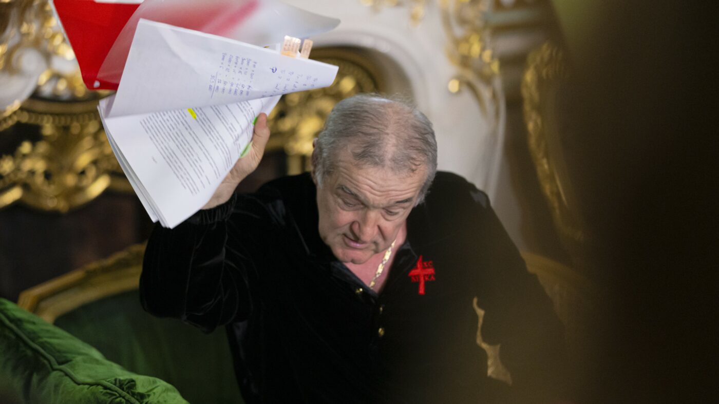 Gigi Becali, contract fără precedent! Fotbalistul semnează cu FCSB, dar va avea „cea mai nebună” clauză din istorie