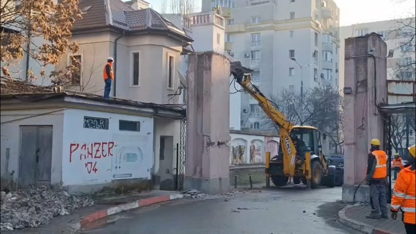 VIDEO Continuă demolările în „Ștefan cel Mare”! Ultimele imagini cu complexul sportiv Dinamo, ridicat acum 75 de ani