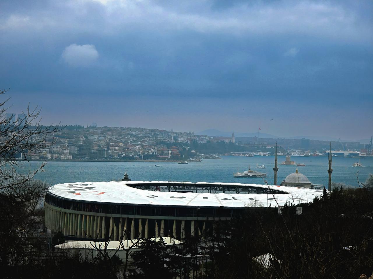 Cum-ii-asteapta-uriasul-Istanbul-si-stadionul-Besiktas-pe-tricolori.-Numele-Hagi-inmoaie-cei-142-de-decibeli-inainte-de-Turcia-Romania.jpeg