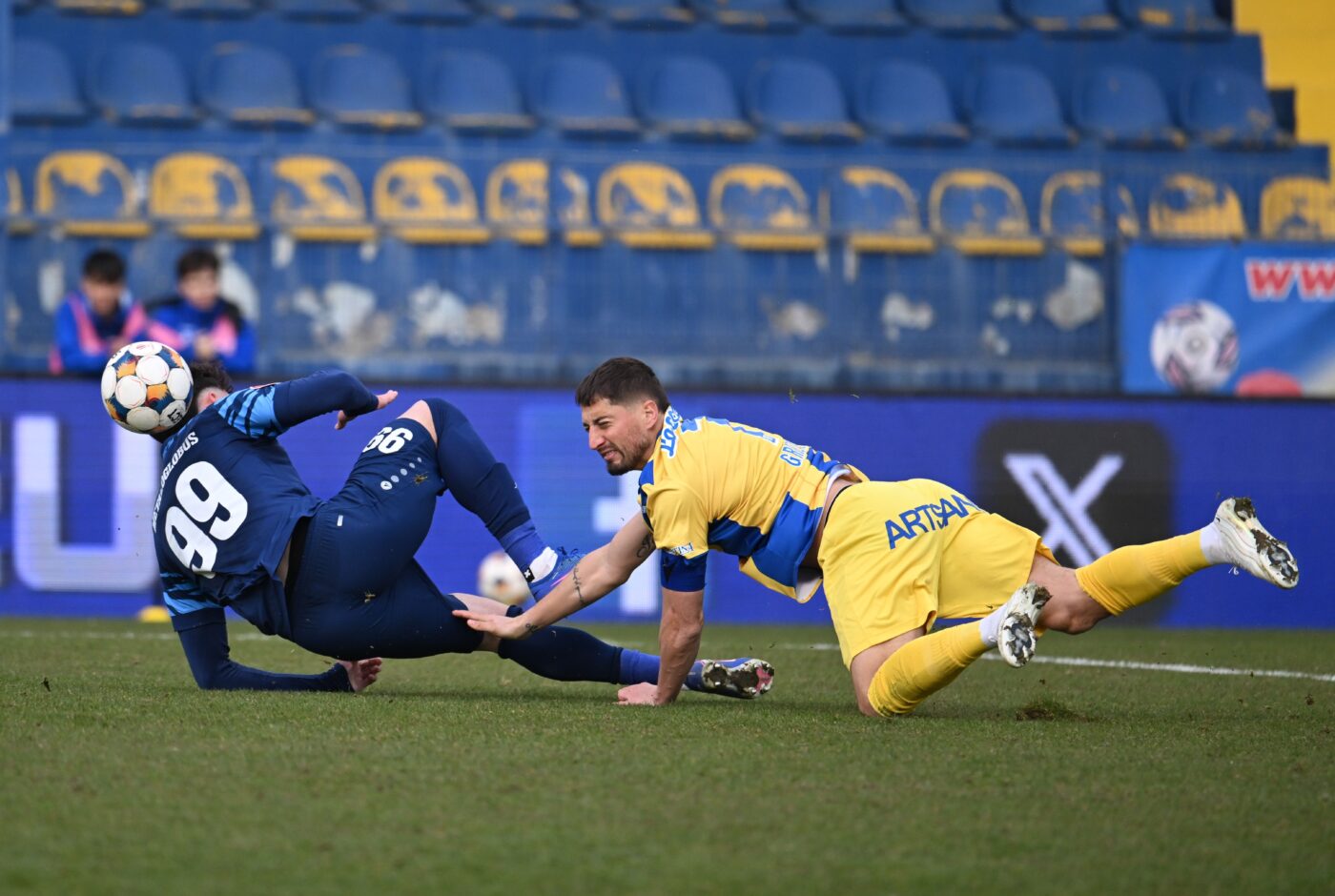 DECLARAȚII După ce antrenorul i-a atacat pe fotbaliști și numele său a fost menționat, Gicu Grozav a reacționat: „Va fi nasol pentru toată lumea”