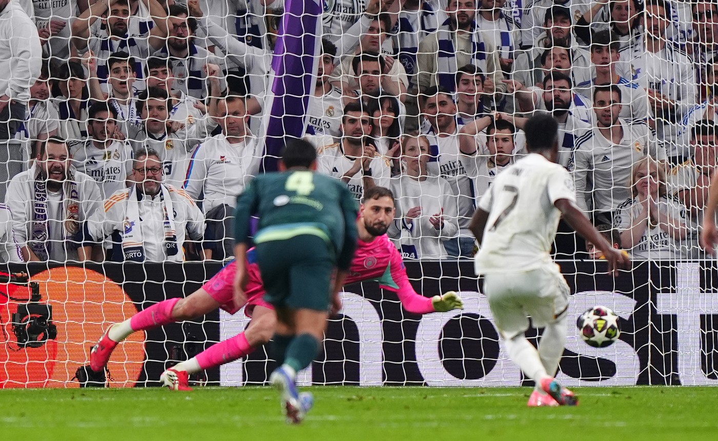 Faza de care vorbește toată Europa. Vinicius a ratat un penalty în Real Madrid – Manchester City și apoi a făcut un gest către fanii de pe „Bernabeu”
