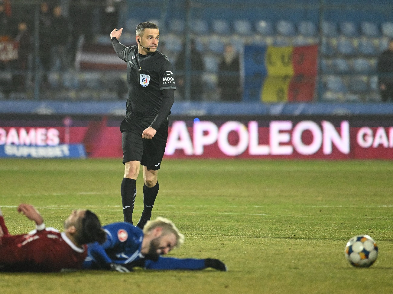 Gata! Au venit înregistrările audio cu dialogul dintre arbitri și camera VAR la faza controversată din Farul – CFR Cluj: „Andrei, poți să…”