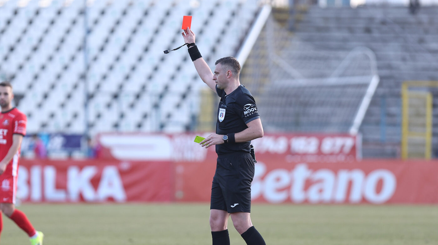 DECLARAȚII „Ieşi afară!”. Arbitrul n-a stat la discuții cu fotbalistul