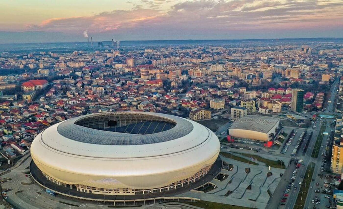 La 9 ani de la inaugurarea arenei din Craiova, hotelul din incintă va fi dat, în sfârşit, în folosinţă. Nu va fi destinat însă nici sportivilor şi nici turiştilor
