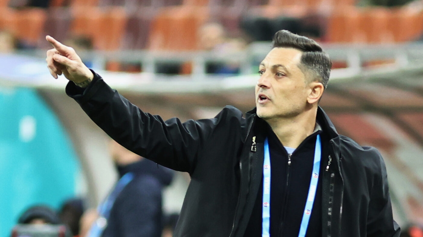 Mirel Rădoi a schimbat sistemul, dar nu şi vedetele. Cum arată primul 11 FCSB cu Botoşani