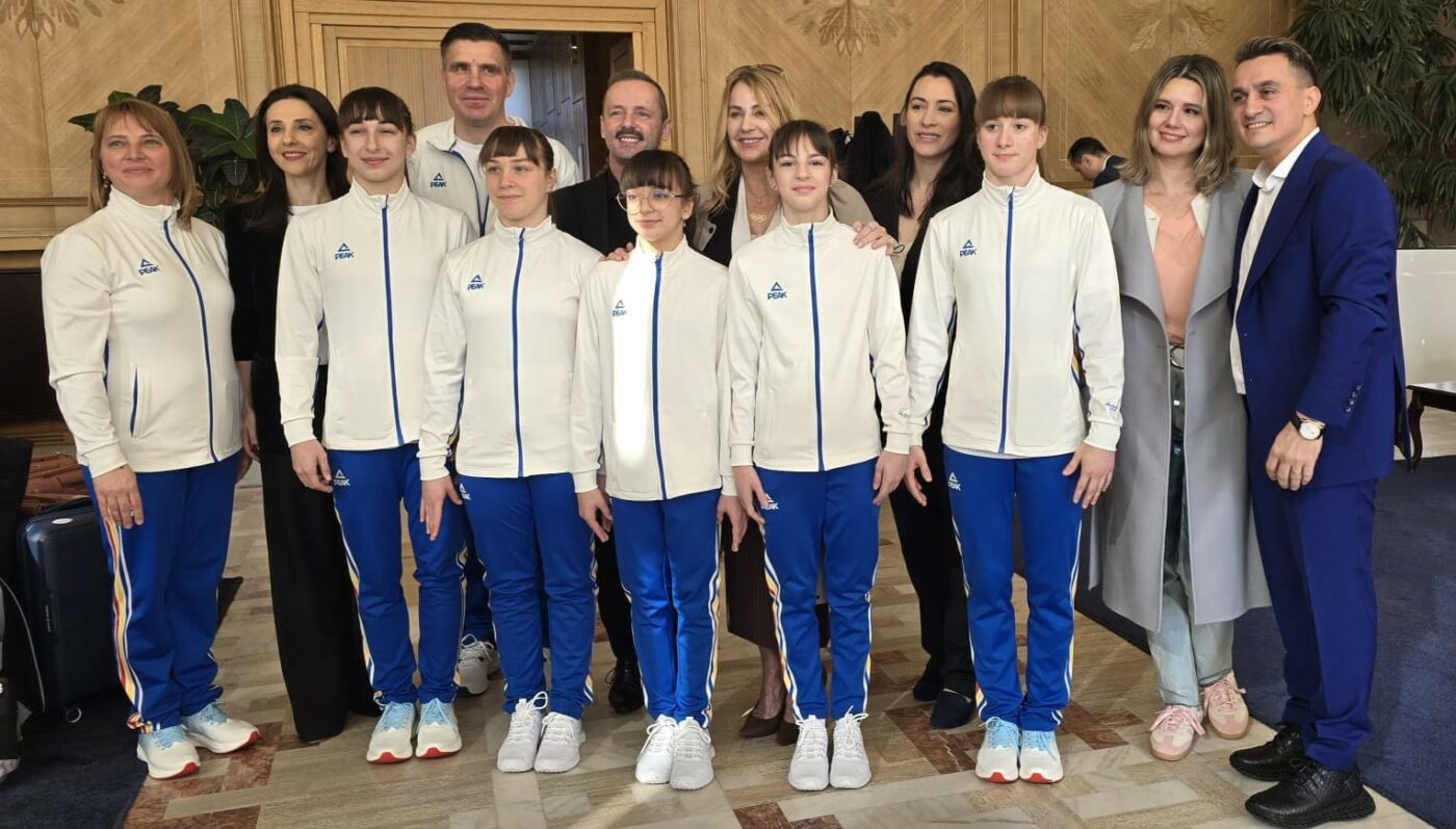 VIDEO Nadia Comăneci, celebrată în Parlamentul European, la 50 de ani de la nota 10! Cum a fost plecarea de la Onești a „Zeiței”